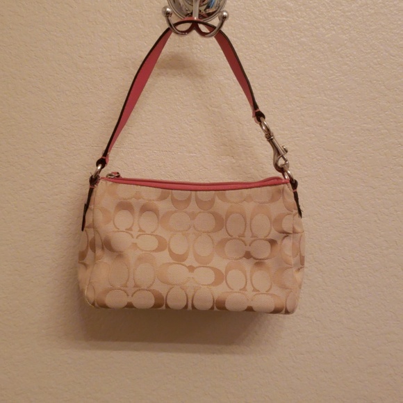 Coach - Picture 2 of 6